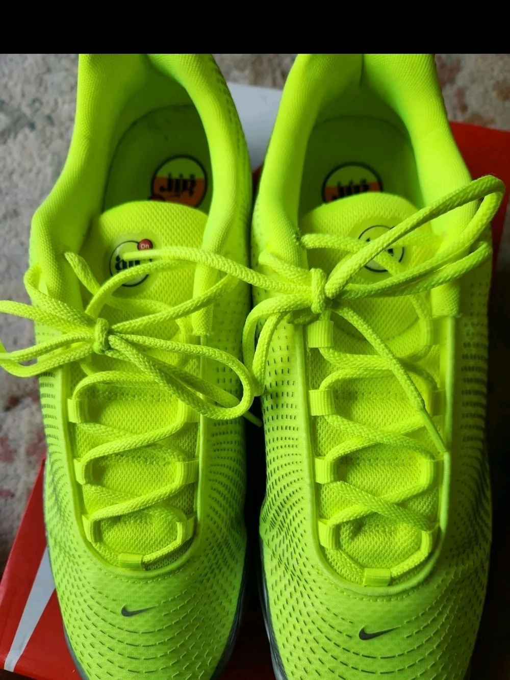 Nike lightweight neon